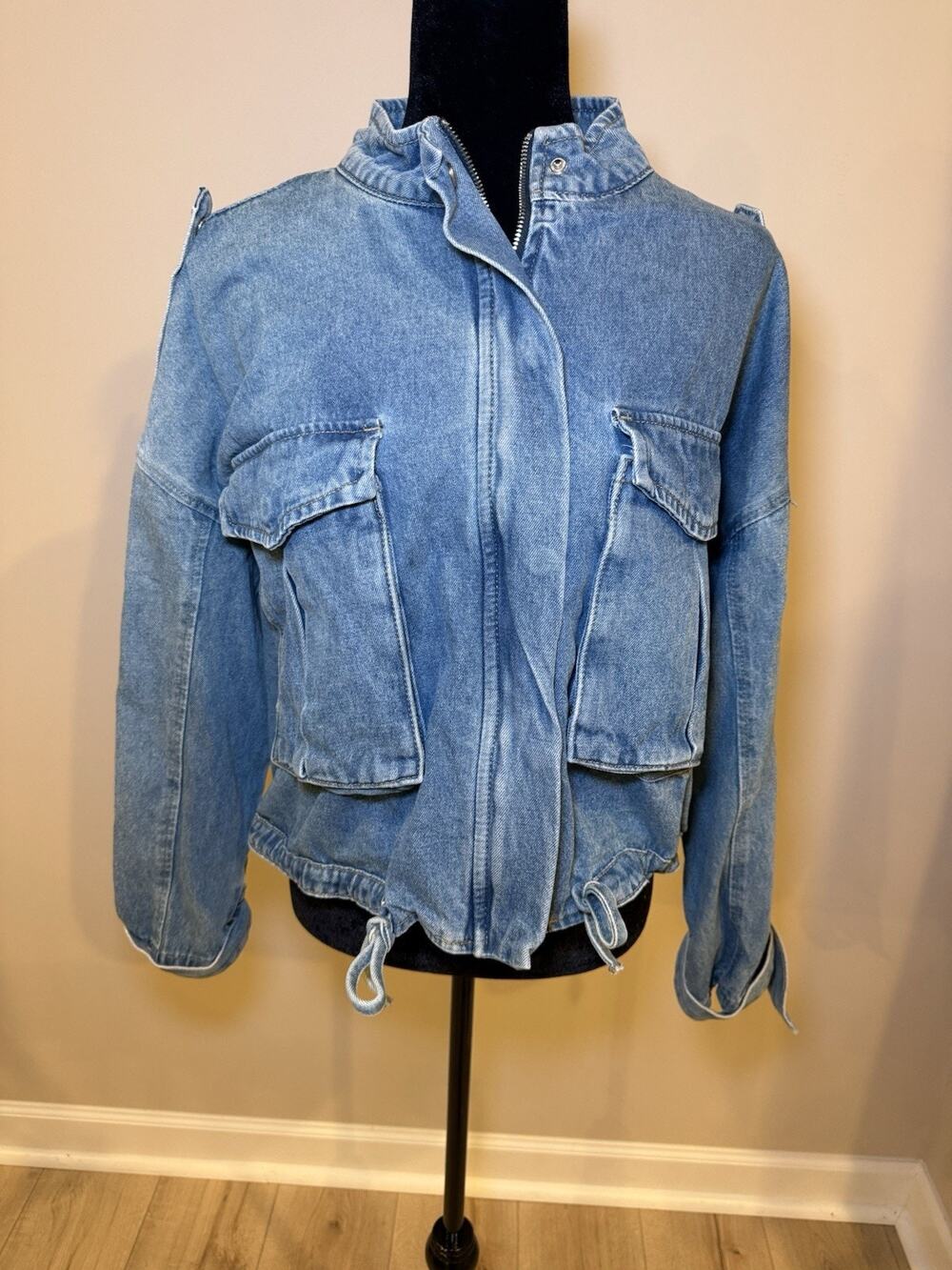 VEVERET Women’s Medium Denim Jean Utility Jacket Light Wash Cargo Pockets